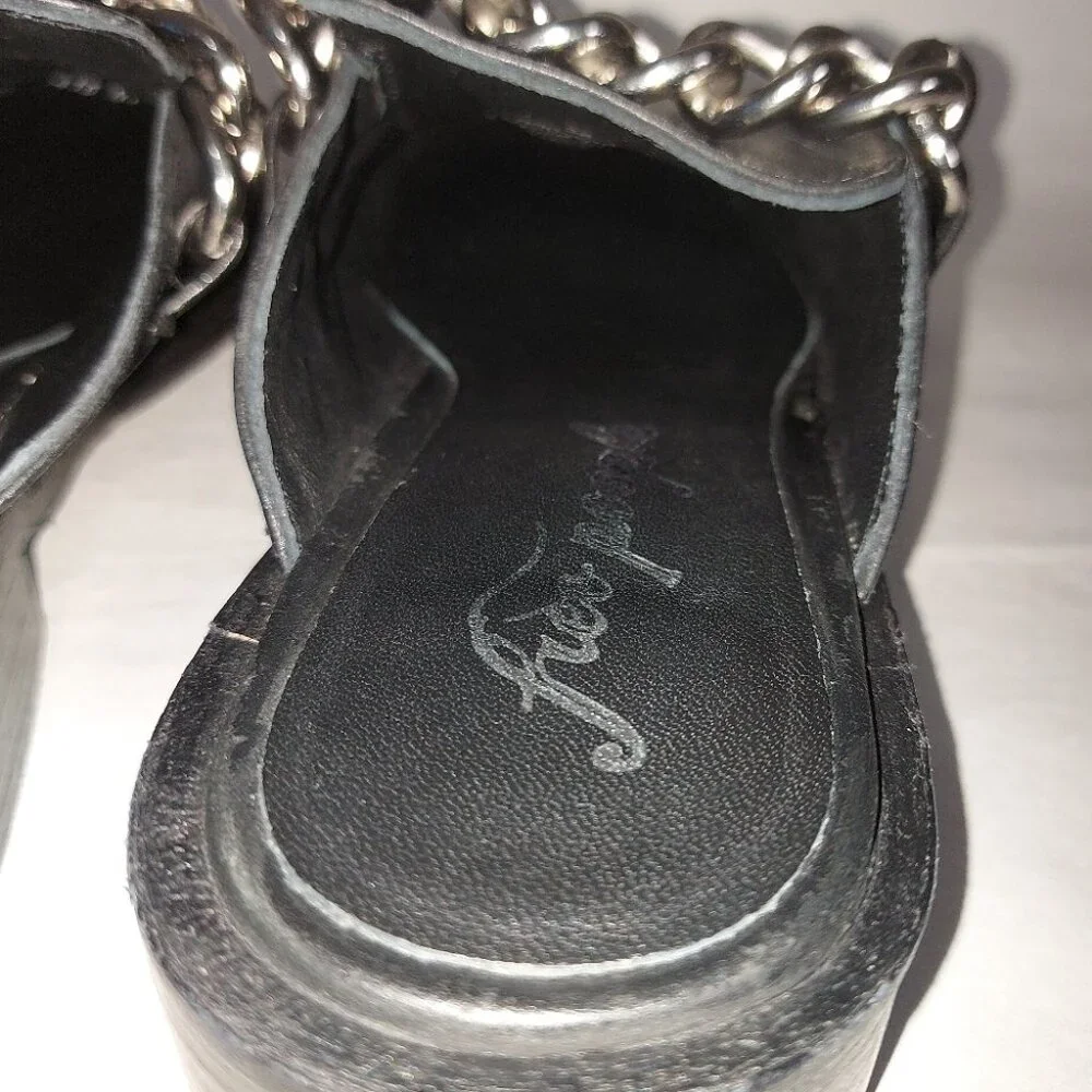 Free People Preppy Silver Link Chain Vida Mules Size 38 EU Black Leather Slip-On